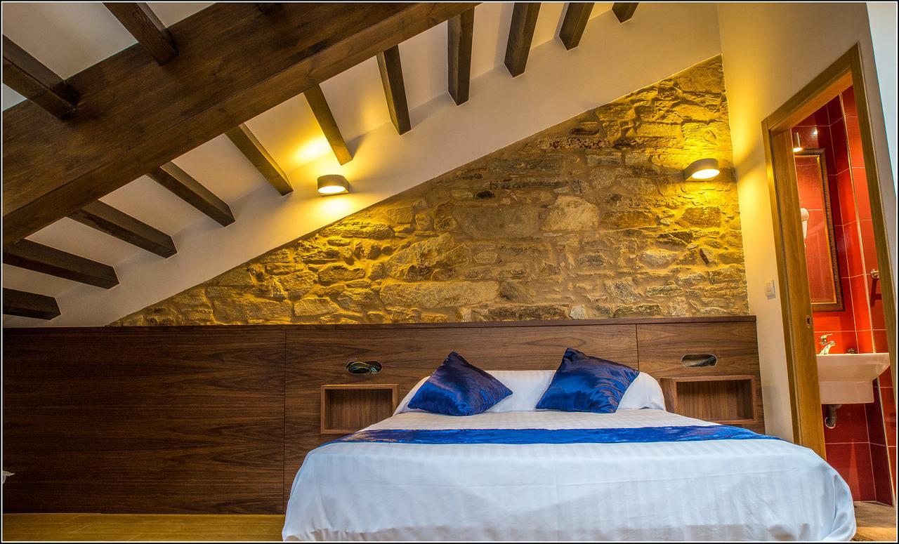 Oxford Suites Сантяго де Компостела Екстериор снимка